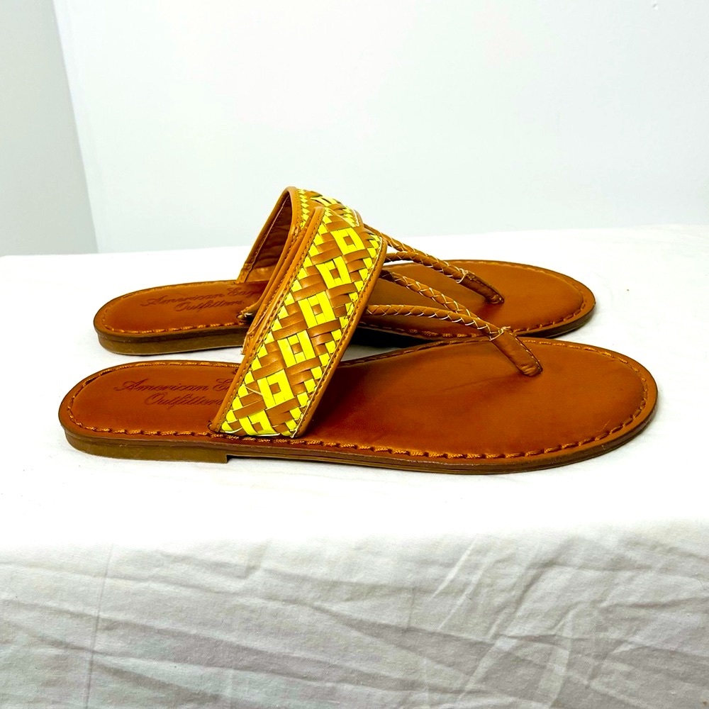 American Eagle T-Strap Woven Aztec Brown and Lime Green Sandals NWOB Size 9